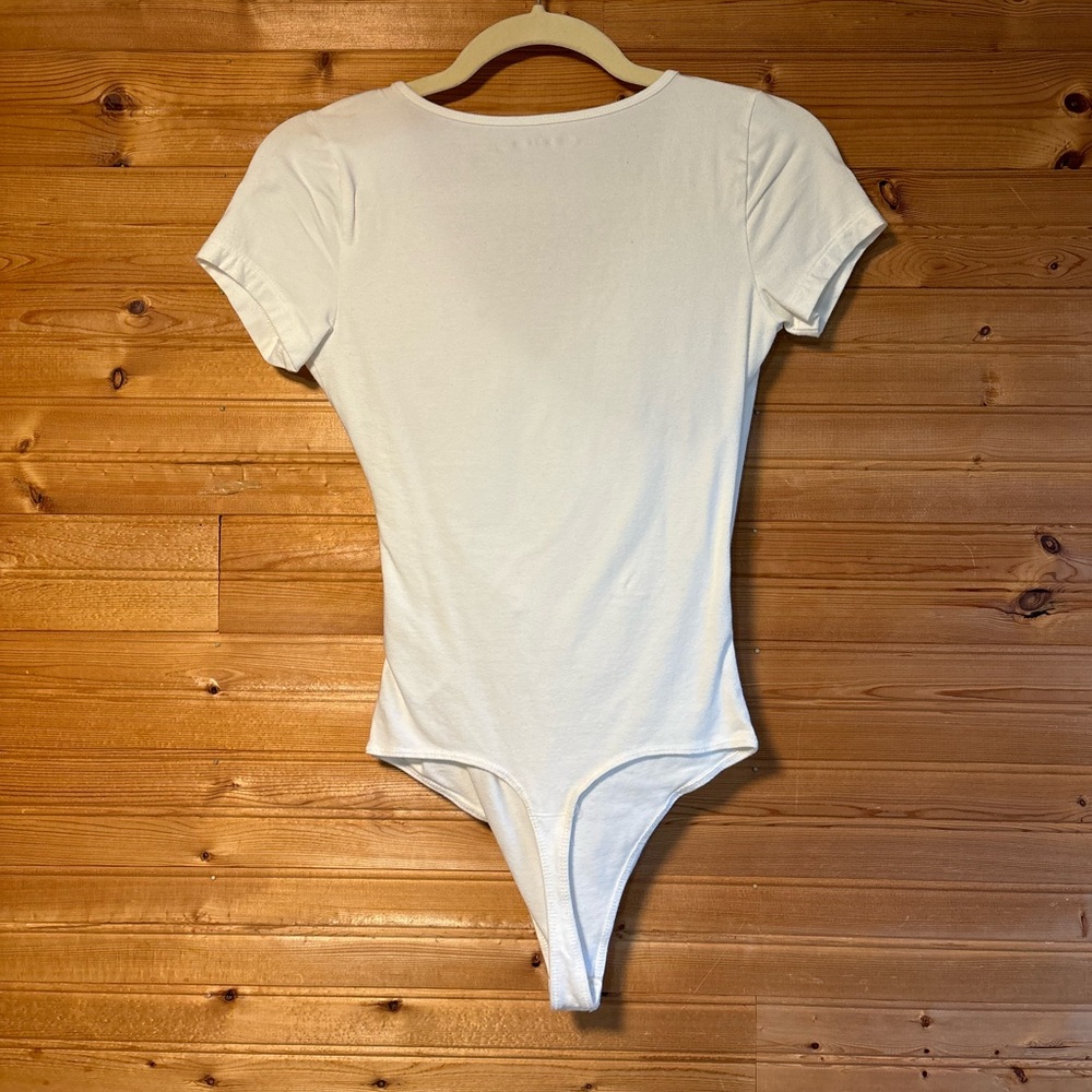 NWOT Abercrombie White Crossover Bodysuit - Picture 9 of 11
